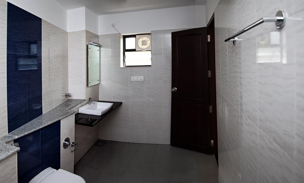 Century Grand Hotel Mananthavady Camera foto