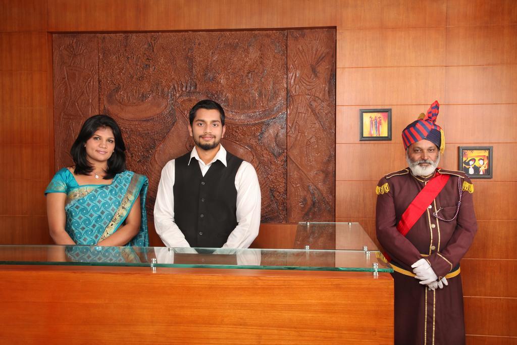 Century Grand Hotel Mananthavady Esterno foto
