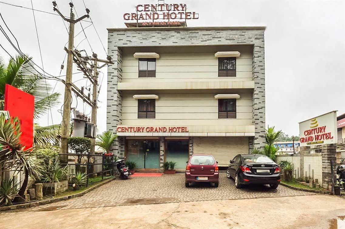 Century Grand Hotel Mananthavady Esterno foto